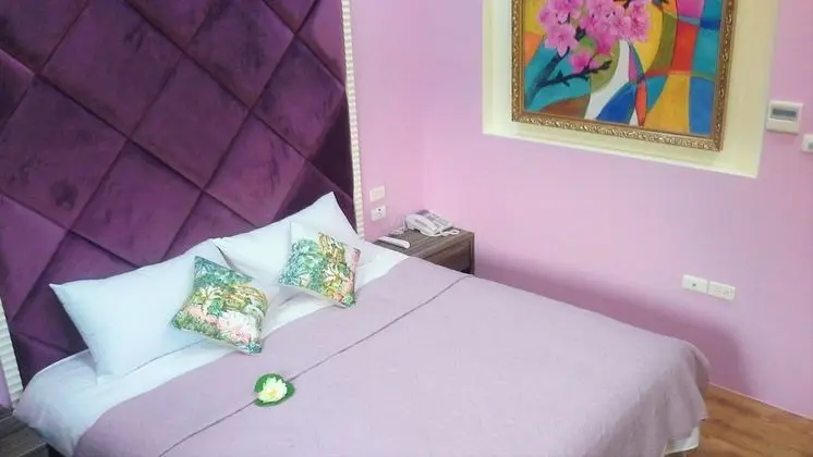 Standard Tek Büyük Yataklı Oda (B102)