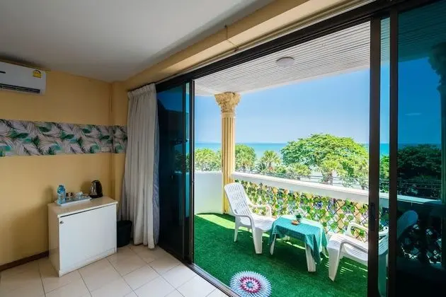 Studio with Sea View