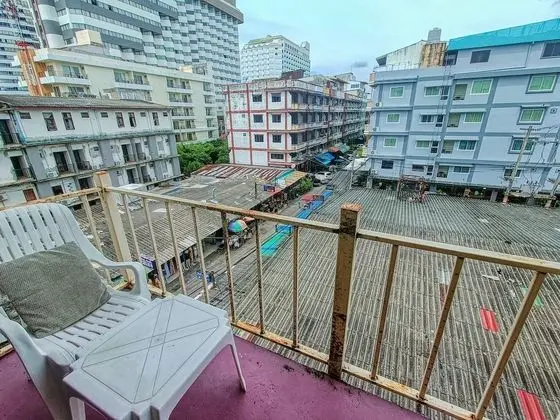 Tek Büyük Yataklı Oda, Balkon