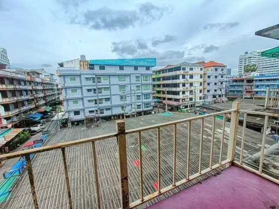 Tek Büyük Yataklı Oda, Balkon