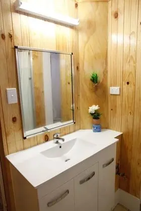 Tek Büyük Yataklı Oda, Ortak Banyo