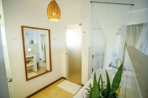 Tek Büyük Yataklı Oda, Balkon, Plaj Manzaralı