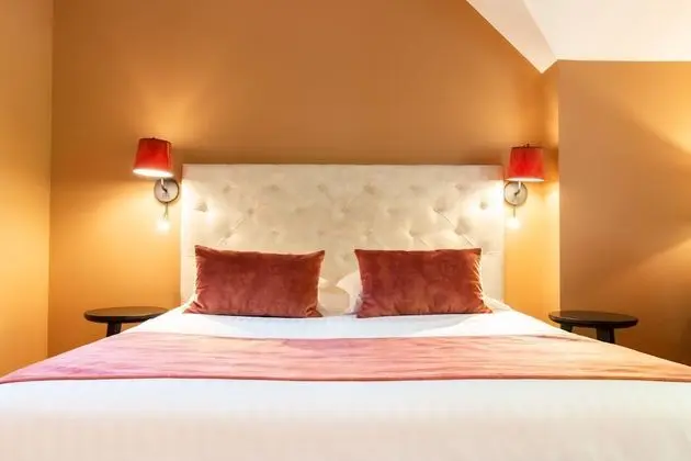 Premium Tek Büyük Yataklı Oda