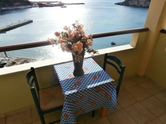 Tek Büyük veya İki Ayrı Yataklı Oda, Deniz Manzaralı