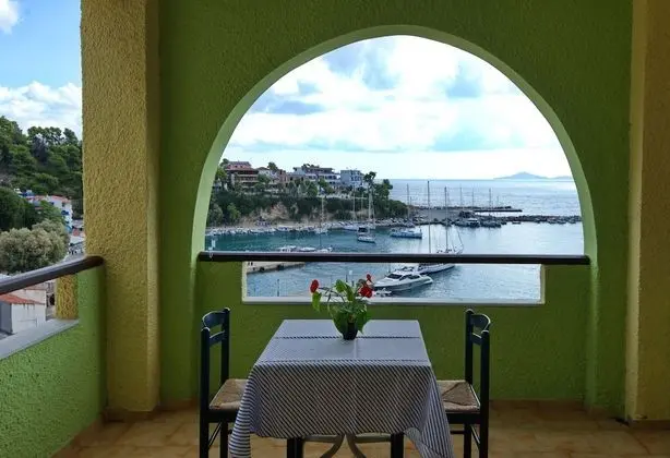 Tek Büyük veya İki Ayrı Yataklı Oda, Deniz Manzaralı