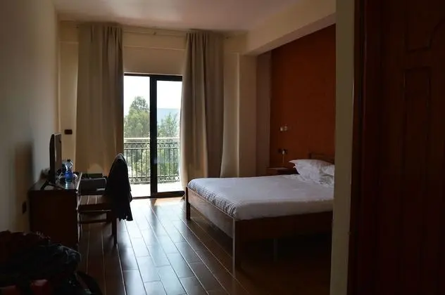 Tek Büyük veya İki Ayrı Yataklı Oda, Dağ Manzaralı