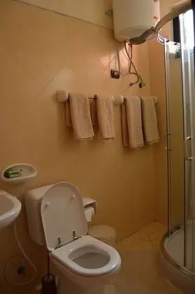 Tek Büyük veya İki Ayrı Yataklı Oda, Dağ Manzaralı