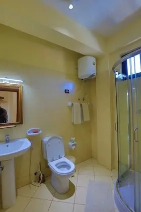 Tek Büyük veya İki Ayrı Yataklı Oda, Dağ Manzaralı