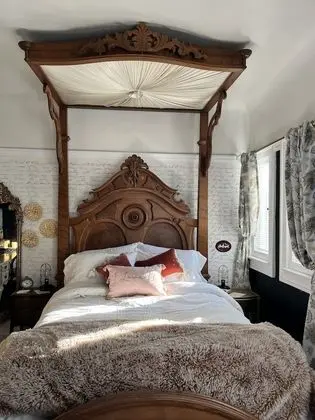 Romantic Tek Büyük Yataklı Oda