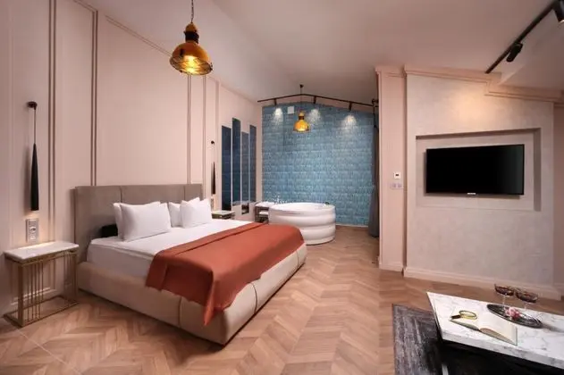 King Suite - Jakuzili, Kara Manzaralı