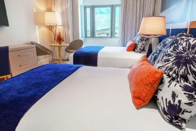 Oda, 2 Çift Kişilik Yatak, Marina Manzaralı
