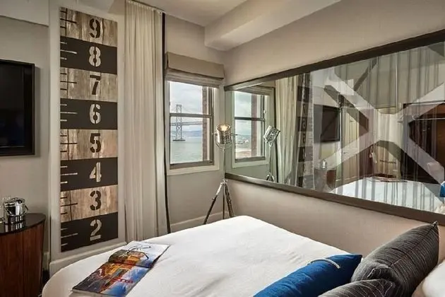 Oda, 1 En Büyük (King) Boy Yatak, Şehir Manzaralı
