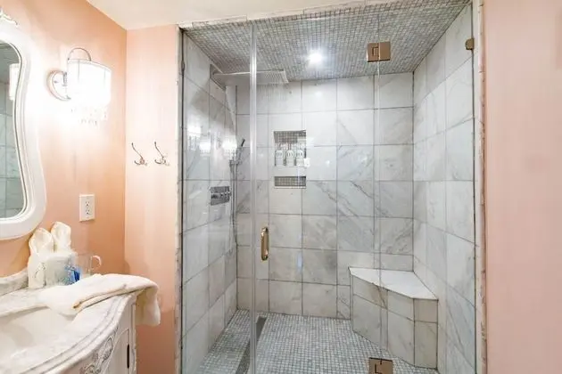 Superior Tek Büyük Yataklı Oda, Banyolu/Duşlu, Liman Manzaralı (Vanderbilt)