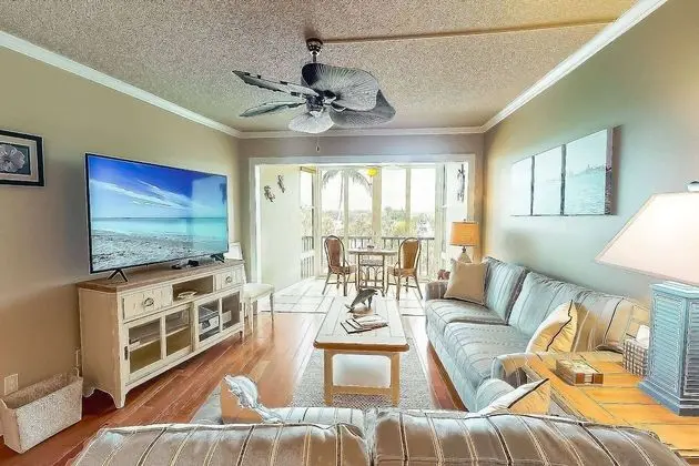 Daire (Harbor Towers 3rd Floor, Bay Views)
