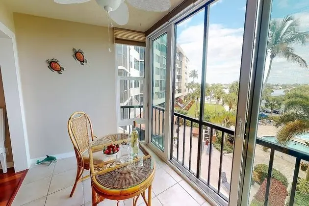 Daire (Harbor Towers 3rd Floor, Bay Views)