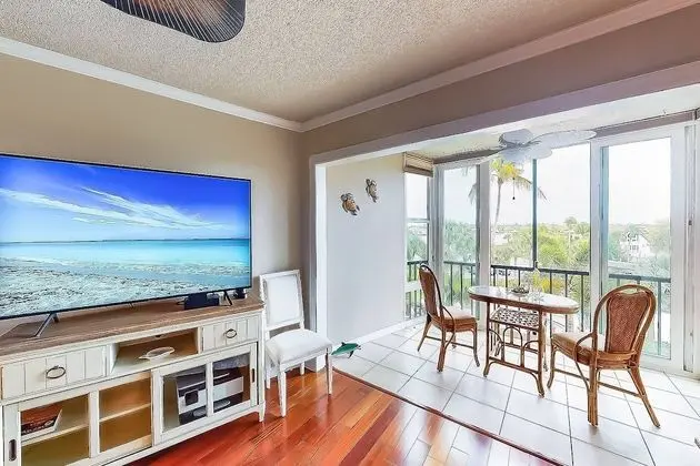 Daire (Harbor Towers 3rd Floor, Bay Views)
