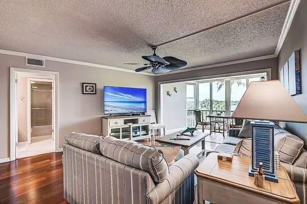 Daire (Harbor Towers 3rd Floor, Bay Views)