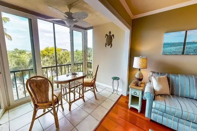 Daire (Harbor Towers 3rd Floor, Bay Views)