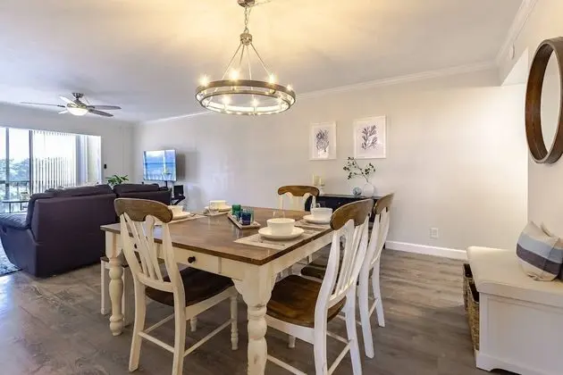 Daire (Harbor Towers End Unit Pool & Bay Vie)