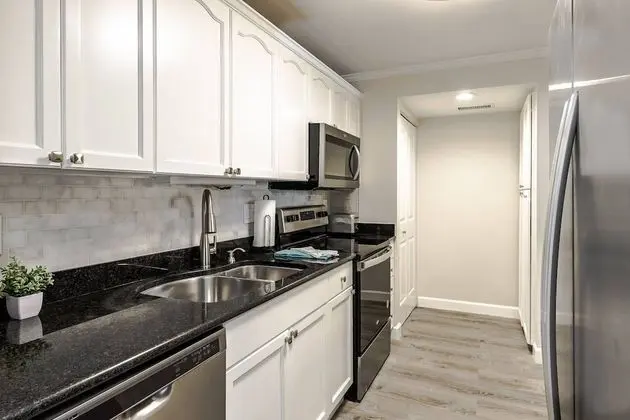 Daire (Harbor Towers End Unit Pool & Bay Vie)