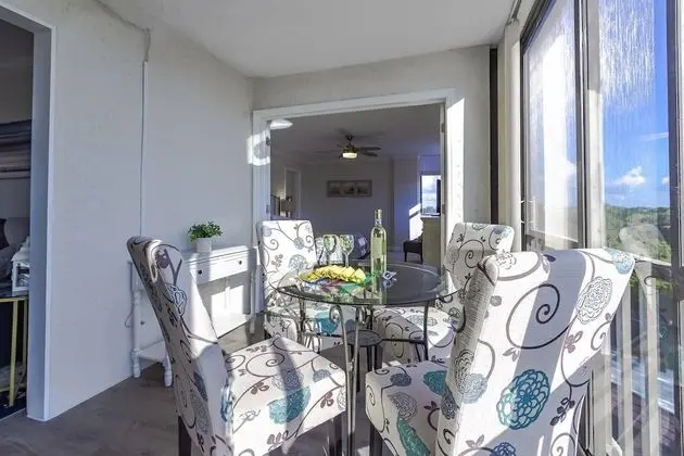 Daire (Harbor Towers End Unit Pool & Bay Vie)