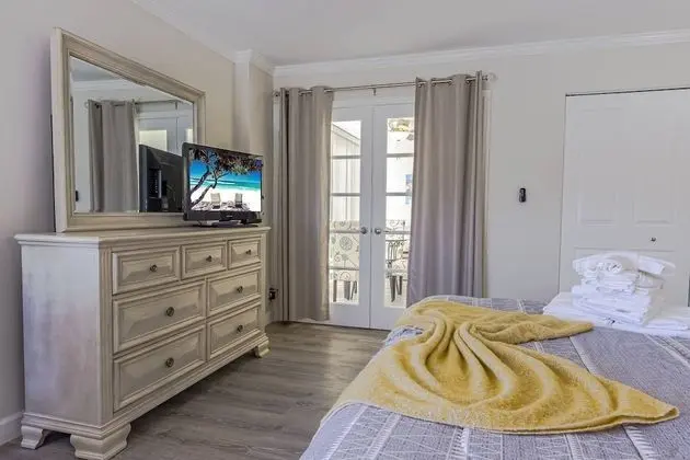 Daire (Harbor Towers End Unit Pool & Bay Vie)