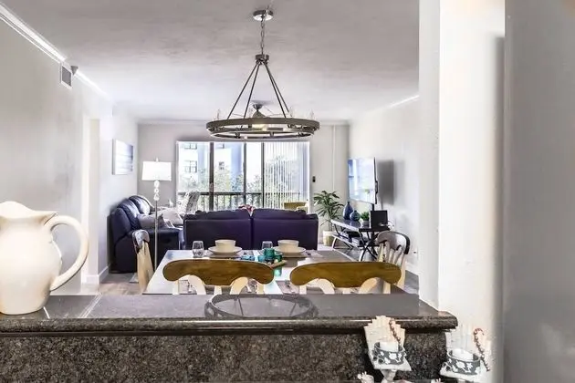 Daire (Harbor Towers End Unit Pool & Bay Vie)