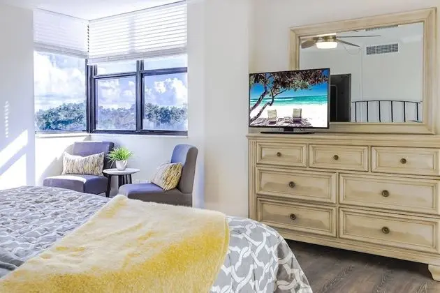 Daire (Harbor Towers End Unit Pool & Bay Vie)