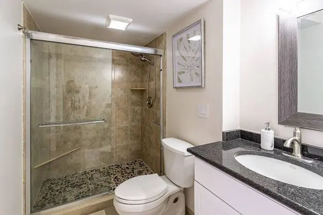 Daire (Harbor Towers End Unit Pool & Bay Vie)