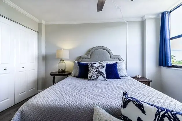 Daire (Harbor Towers End Unit Pool & Bay Vie)