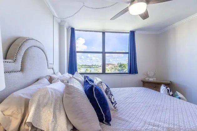 Daire (Harbor Towers End Unit Pool & Bay Vie)