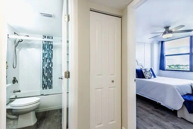 Daire (Harbor Towers End Unit Pool & Bay Vie)