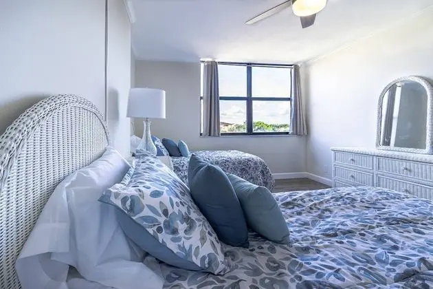 Daire (Harbor Towers End Unit Pool & Bay Vie)