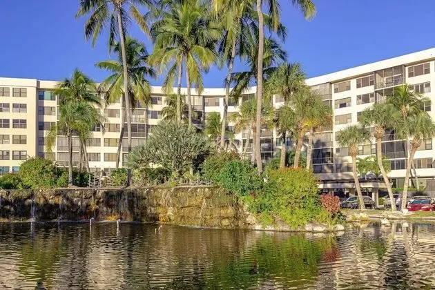 Daire (Harbor Towers End Unit Pool & Bay Vie)