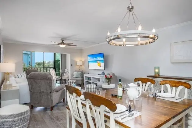 Daire (Harbor Towers End Unit Pool & Bay Vie)