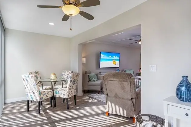 Daire (Harbor Towers End Unit Pool & Bay Vie)