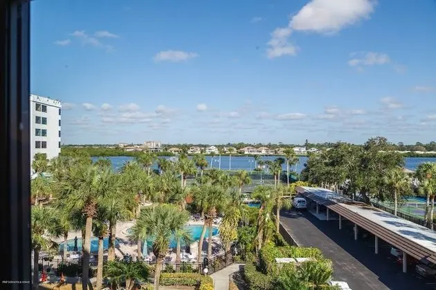 Daire (Harbor Towers End Unit Pool & Bay Vie)