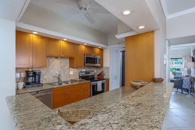 Daire (Harbor Towers Ground Floor Water View)