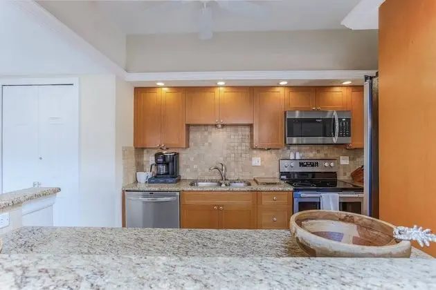 Daire (Harbor Towers Ground Floor Water View)