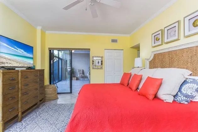 Daire (Harbor Towers Ground Floor Water View)
