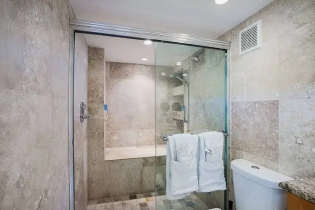 Daire (Harbor Towers Ground Floor Water View)