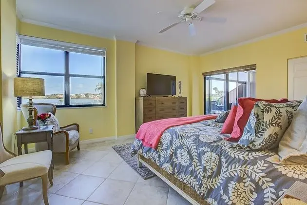 Daire (Harbor Towers Ground Floor Water View)