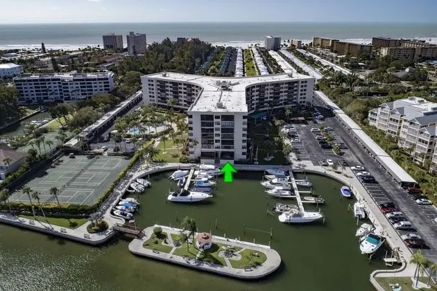 Daire (Harbor Towers Ground Floor Water View)