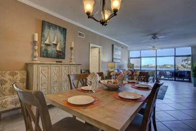 Daire (Harbor Towers Ground Floor Water View)