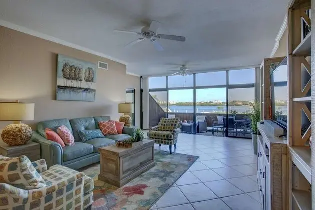 Daire (Harbor Towers Ground Floor Water View)