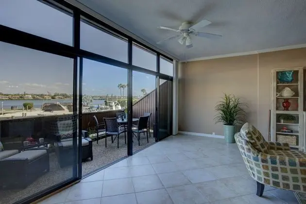 Daire (Harbor Towers Ground Floor Water View)