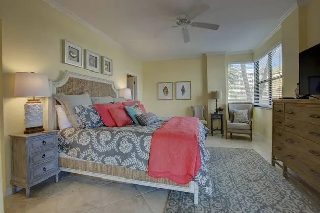 Daire (Harbor Towers Ground Floor Water View)