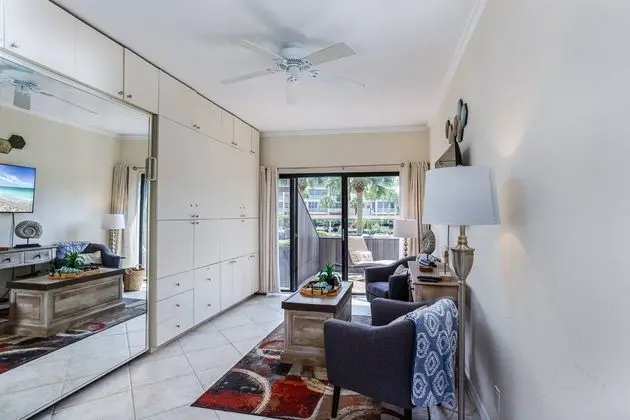 Daire (Harbor Towers Ground Floor Water View)