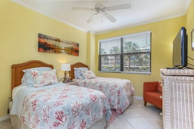 Daire (Harbor Towers Ground Floor Water View)