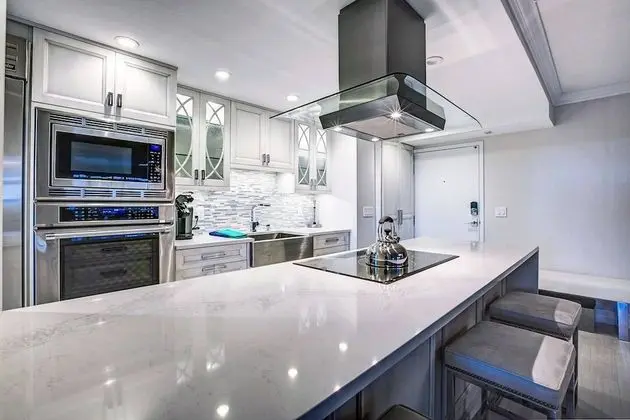 Daire (Harbor Towers Modern 3BR with den)
